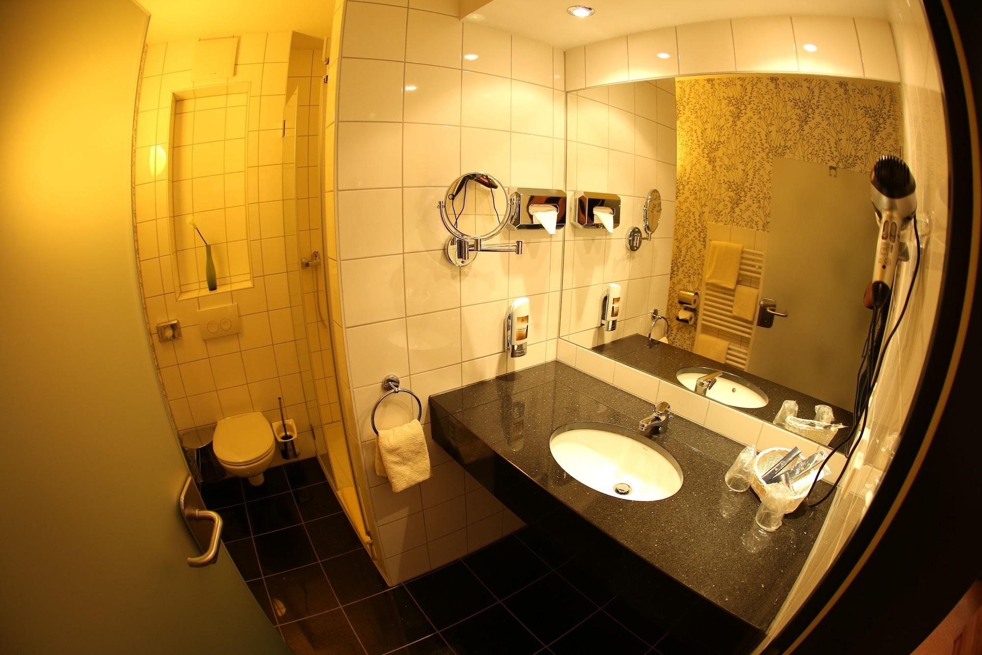 Hotel Sittardsberg Дуйсбург Экстерьер фото
