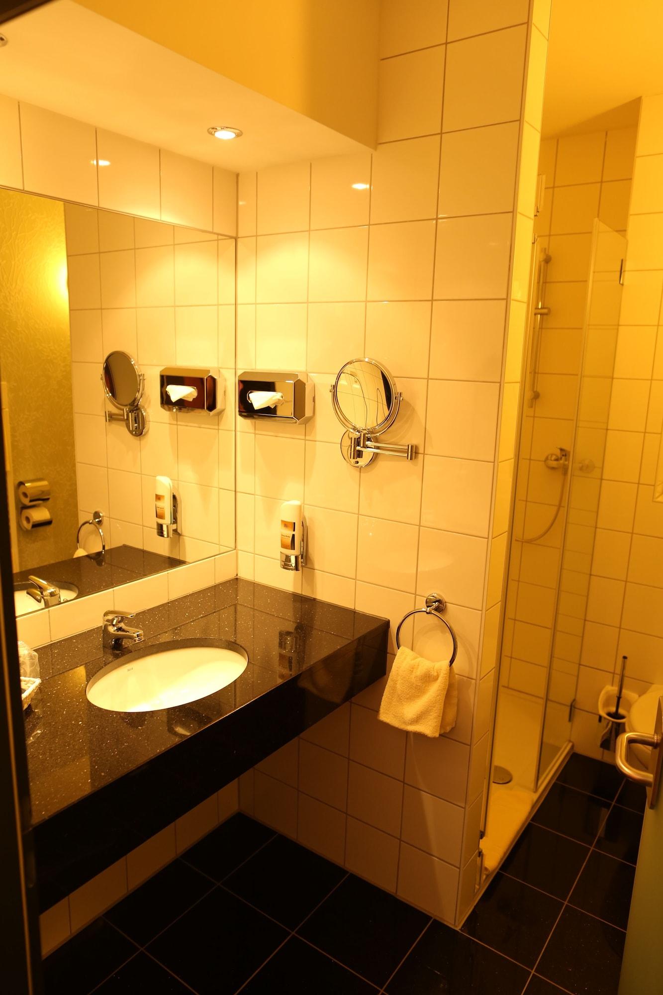 Hotel Sittardsberg Дуйсбург Экстерьер фото