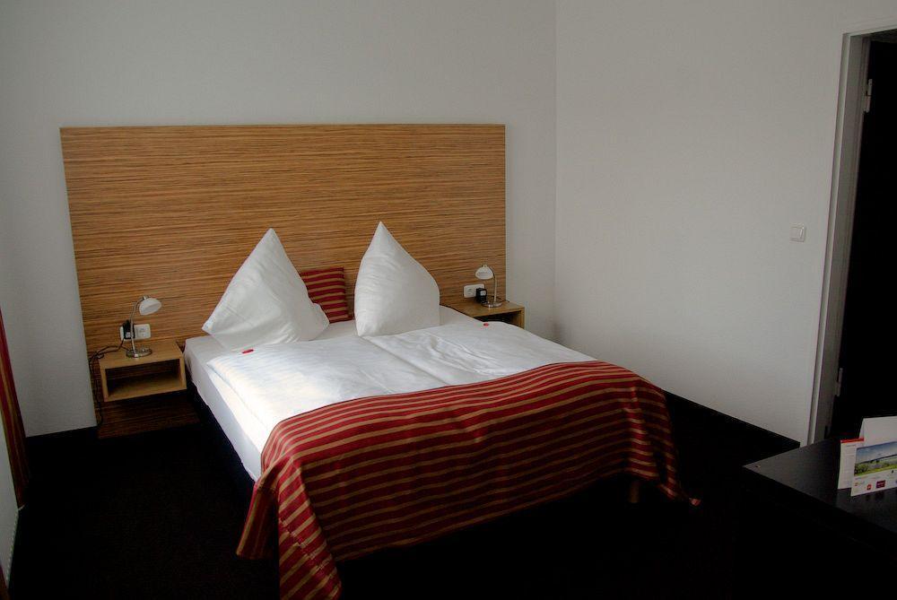 Hotel Sittardsberg Дуйсбург Экстерьер фото