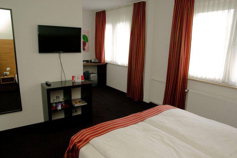 Hotel Sittardsberg Дуйсбург Экстерьер фото